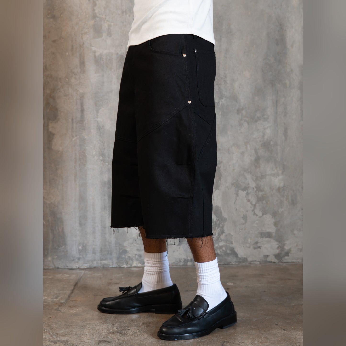 V2 Black Revolver Shorts