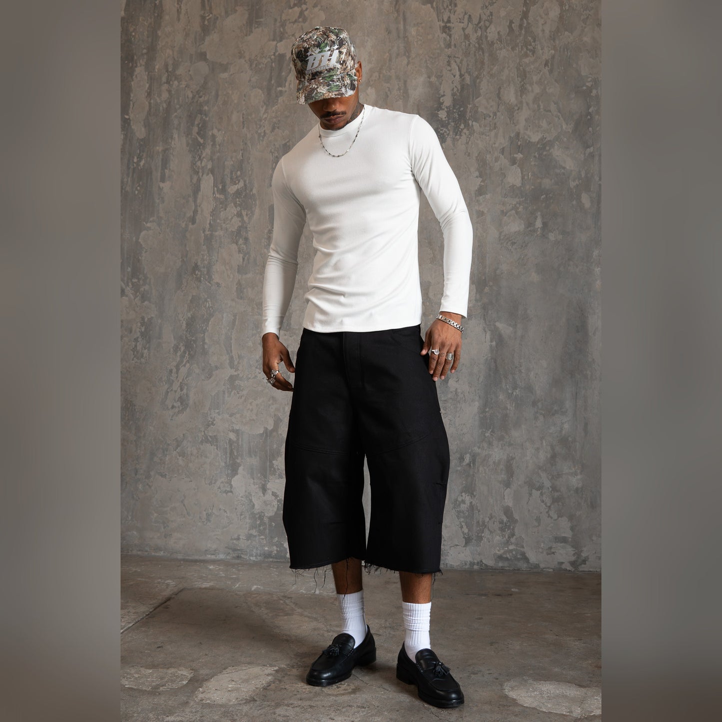 V2 Black Revolver Shorts