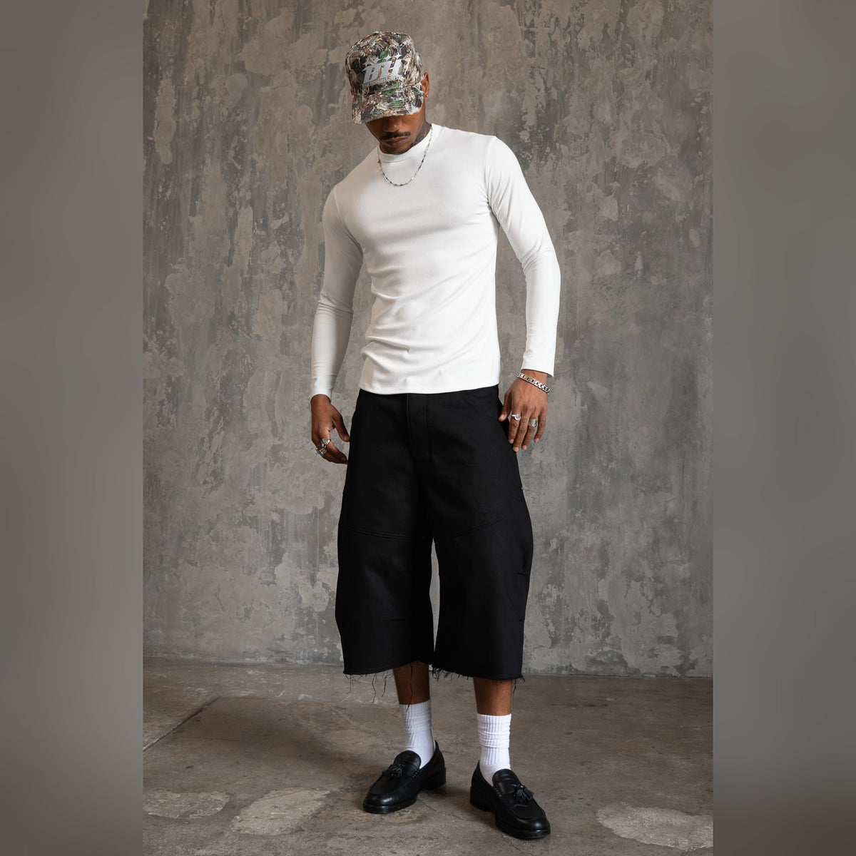 V2 Black Revolver Shorts